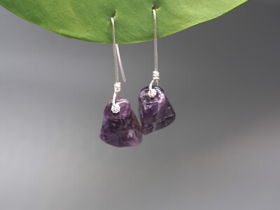 Moderne Amethyst  Nuggets Ohrringe, schlichte Ohrhänger