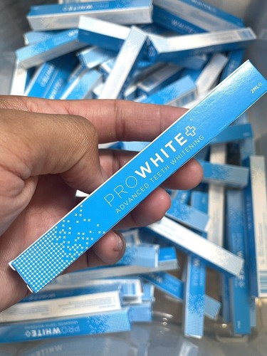 KIT SBIANCAMENTO DENTI 6x3cc SIRINGHE + 4 STAMPI DENTI + PENNA GEL + LUCE LASER - Foto 11 di 13