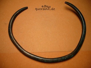 Keltische Armreif 12. 8. Century BC mit Verzierungen 133x99 mm 54 1 g (AK001)
