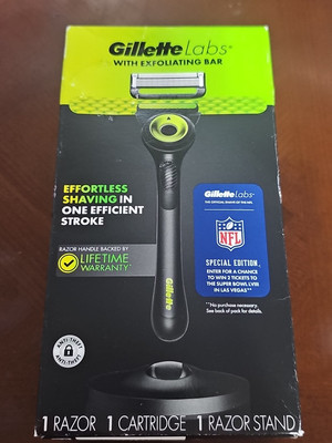   Gillette Labs Razors with Exfoliating Bar   Handle Stand  