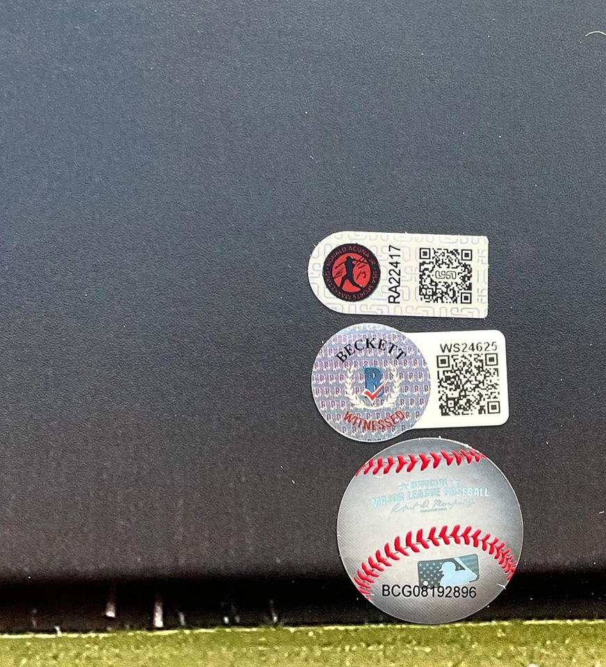 Ronald Acuna Jr. Signed 16x20 Atlanta Braves Baseball Catch Photo BAS - Image 3 of 4