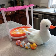 ZURU Pets Alive Mama Duck Surprise  Toy chick's x4 bundle Easter eggs