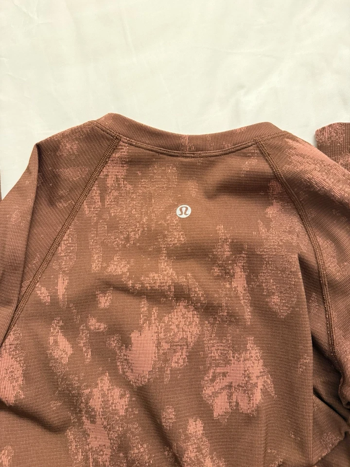 Lululemon Womens Swiftly Tech Long Sleeve Race Length Size 6 Athleisure Gym - Image 3 of 3