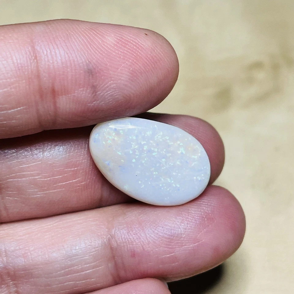 Cabochão de opala australiana sólido brilhante branco gema solta 8,05 ct 21,6x14,3x3,8 mm - Imagem 4 de 4