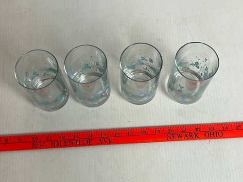 Vintage 1980’s Strawberry Tumblers Set of 4 Vintage Hallmark Cards Glassware - Picture 3 of 3