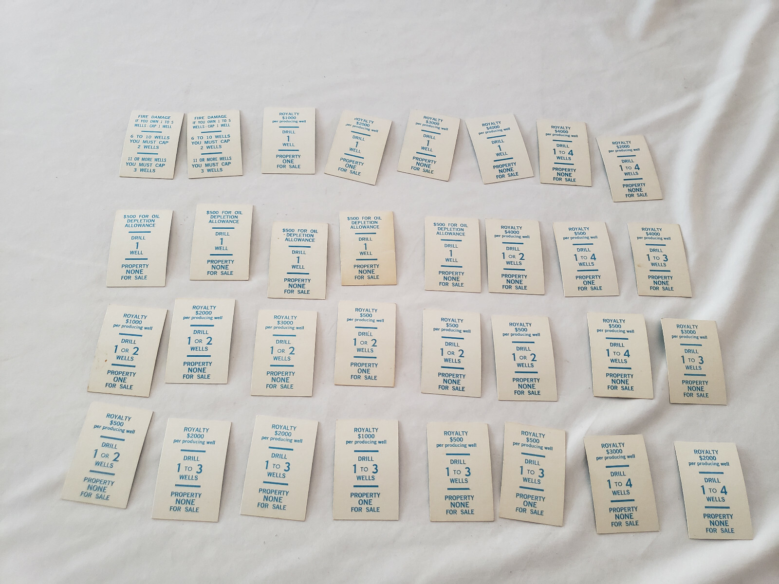 Vtg 1974 King Oil Board Game Replacement (32) WILDCAT CARDS ONLY FREE