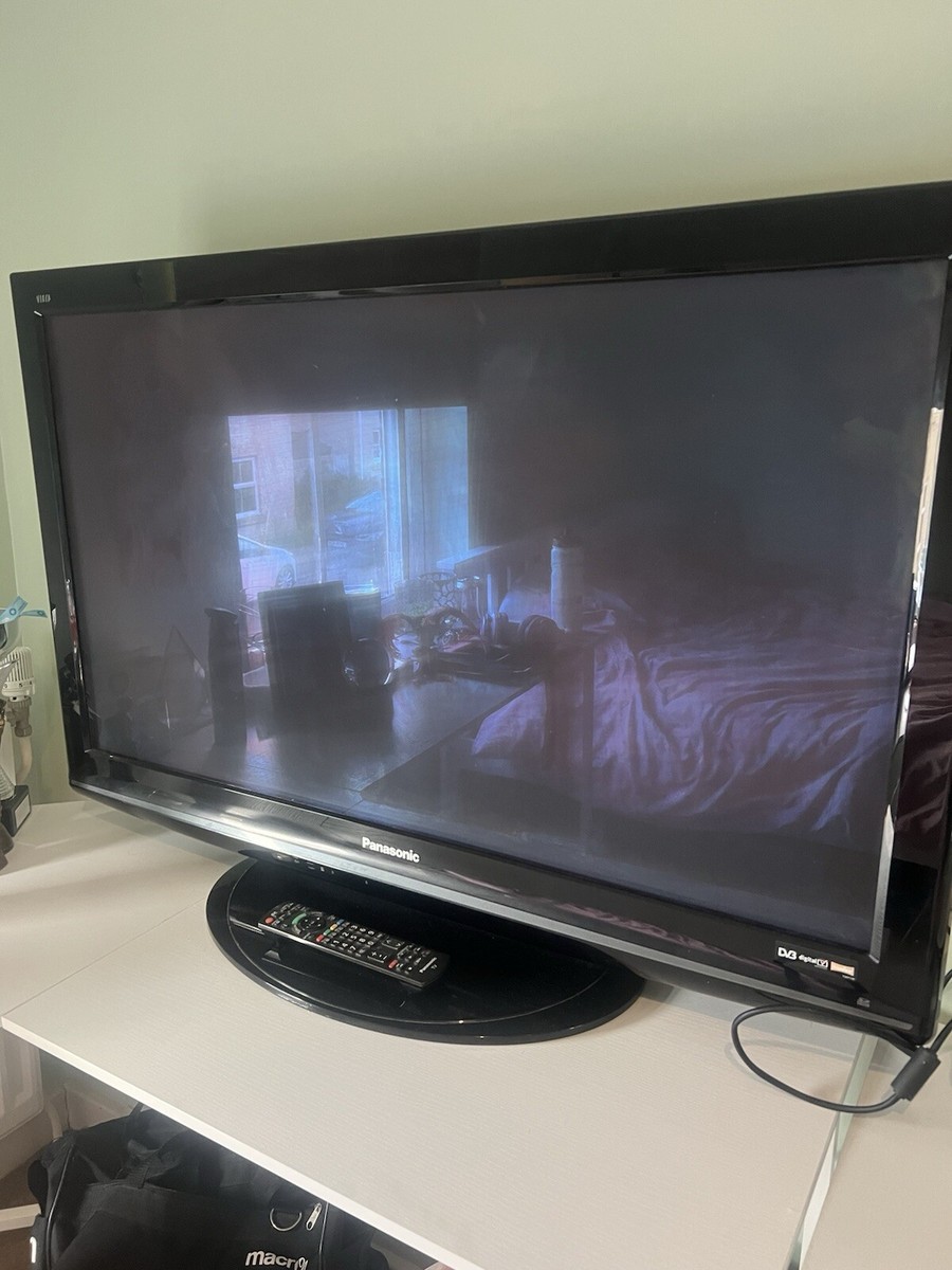 Panasonic Viera TX-P42UT30B 42 Panasonic Viera TX-P42UT30B 42