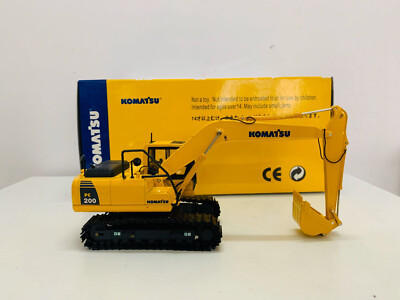 Komatsu PC200 Excavator 1/50 Scale DieCast Model New in Original