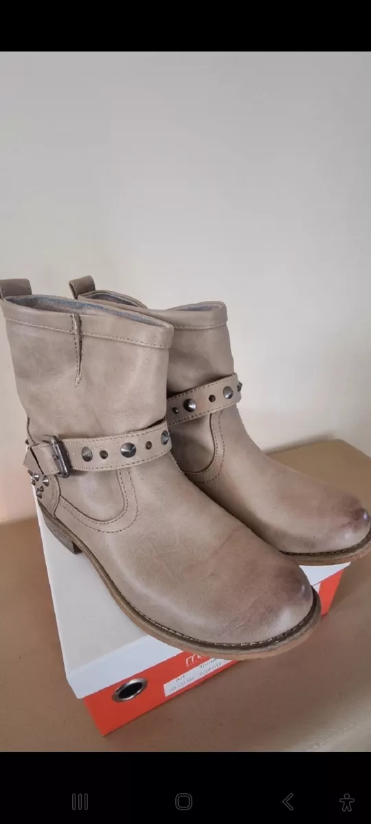 Stivaletto basso deals con borchie