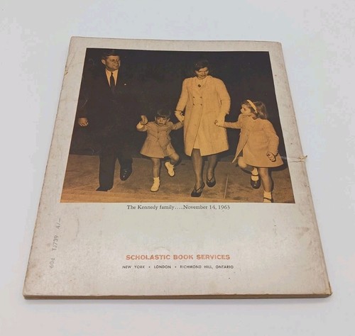 1967 The Life and Words of John F Kennedy James Playsted Wood Scholastic Book - Picture 12 of 13