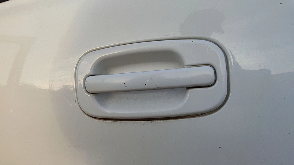 00-06 Chevy Suburban Driver Izquierdo Trasero Exterior Puerta Manija Trasera 50u Summit Blanco Foto 4 de 4