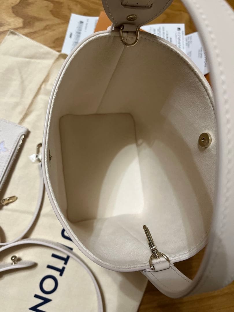 [Unused] LOUIS VUITTON All-in-One BB Dream Cream Monogram Empreinte DDP Used image 8