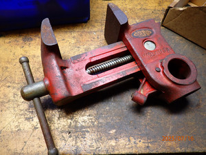 VINTAGE VERSA-VISE USA MADE BENCH VISE MISSING BASE PEDESTAL