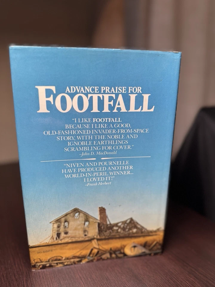 Footfall | by Jerry Pournelle and Larry Niven | Signed by both | 1st Ed. Sci Fi Foto 3 de 4