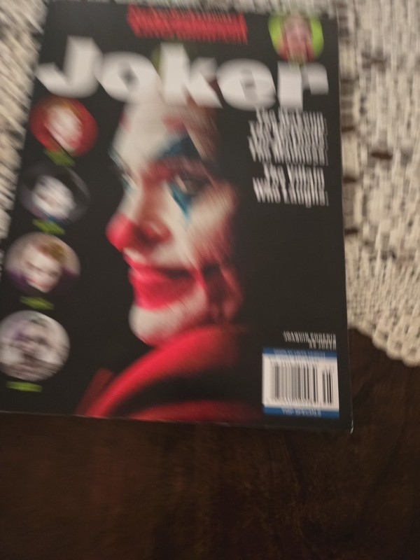 Entertainment Weekly Magazine - Joker - The Makeup Methods Madness Villain 