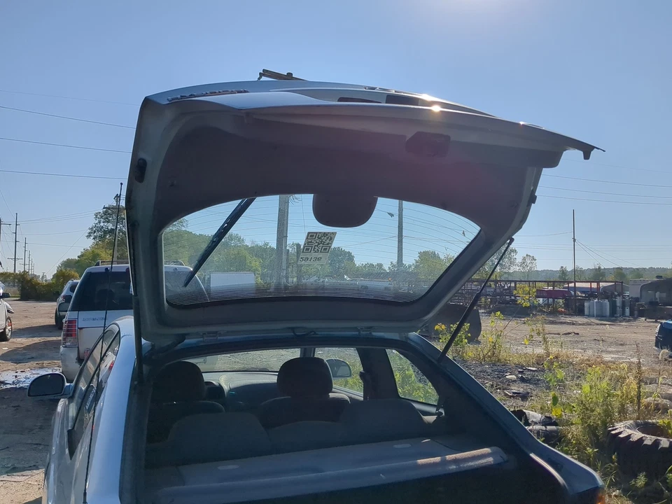 2003-2006 Hyundai Accent Trunk/decklid/hatch/tailgate Oem D9F6U Foto 4 de 4