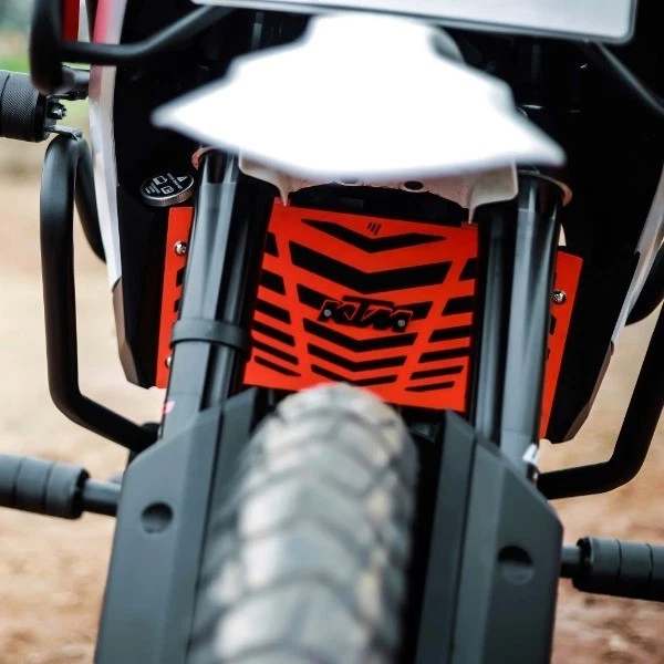 Protector radiador (naranja) apto para KTM 125 ENDURO R (2025) Foto 4 de 4