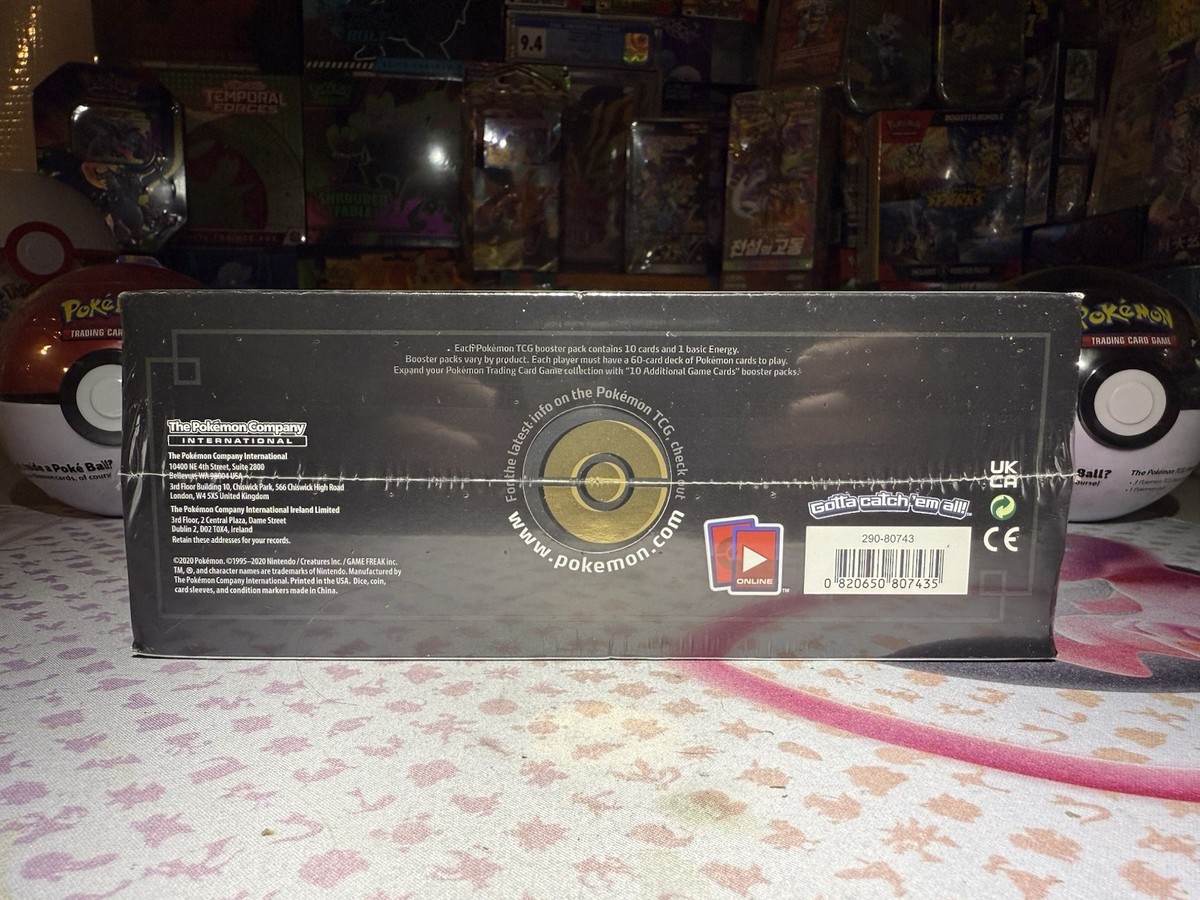 Pokémon TCG Sword & Shield Elite Trainer Box Plus Zamazenta Card