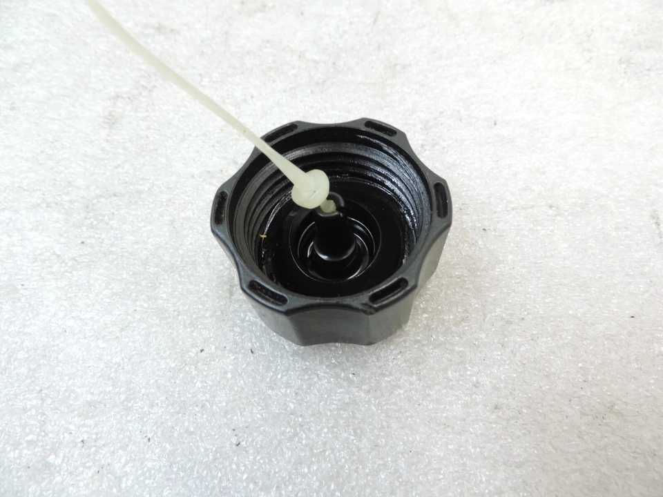 TAPPO SERBATOIO BENZINA MAKITA  BBC 4500 USATO ORIGINALE - Immagine 4 di 4