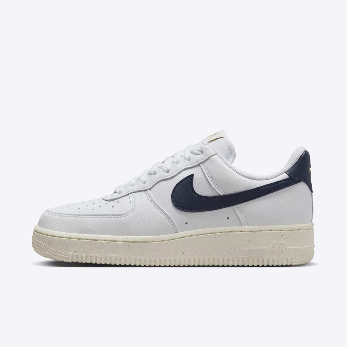 靴 WMNS AIR FORCE 1 07 発売中｜Nike Women's Air Force 1 '07 LX 