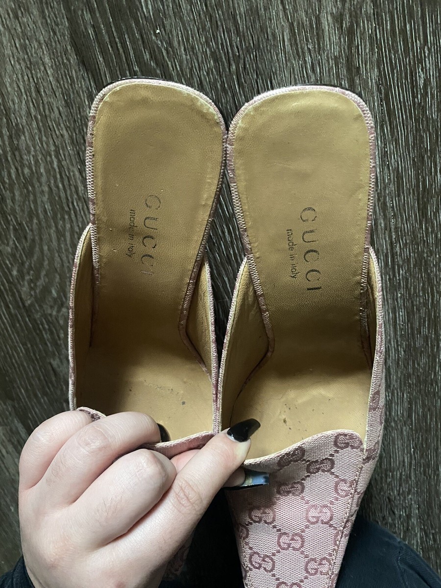VINTAGE GUCCI Y2K EMBOSSED PINK JACQUARD LOGO HEEL MULE