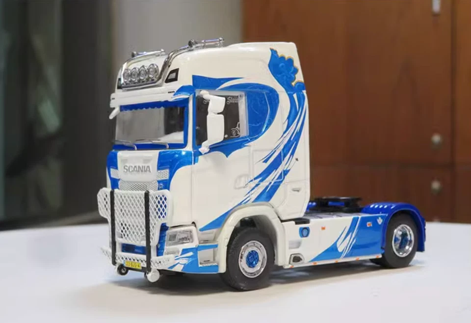 GCD 1:64 Blue Scania S730 Tractor Unit Truck Model Diecast Metal Car - Image 2 of 4