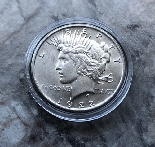 1922-D SILVER PEACE DOLLAR IN STUNNING BU CONDITION!!
