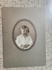 Laughing joyful little girl - Cabinet Card photo late 1800s