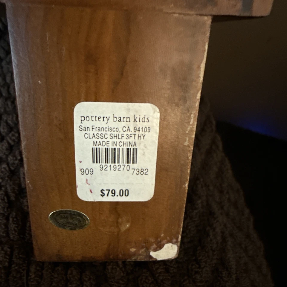 Pottery Barn Kids 36" Estante Clásico - MIEL - Se vende por $129 - Color Desconjunto Foto 4 de 4