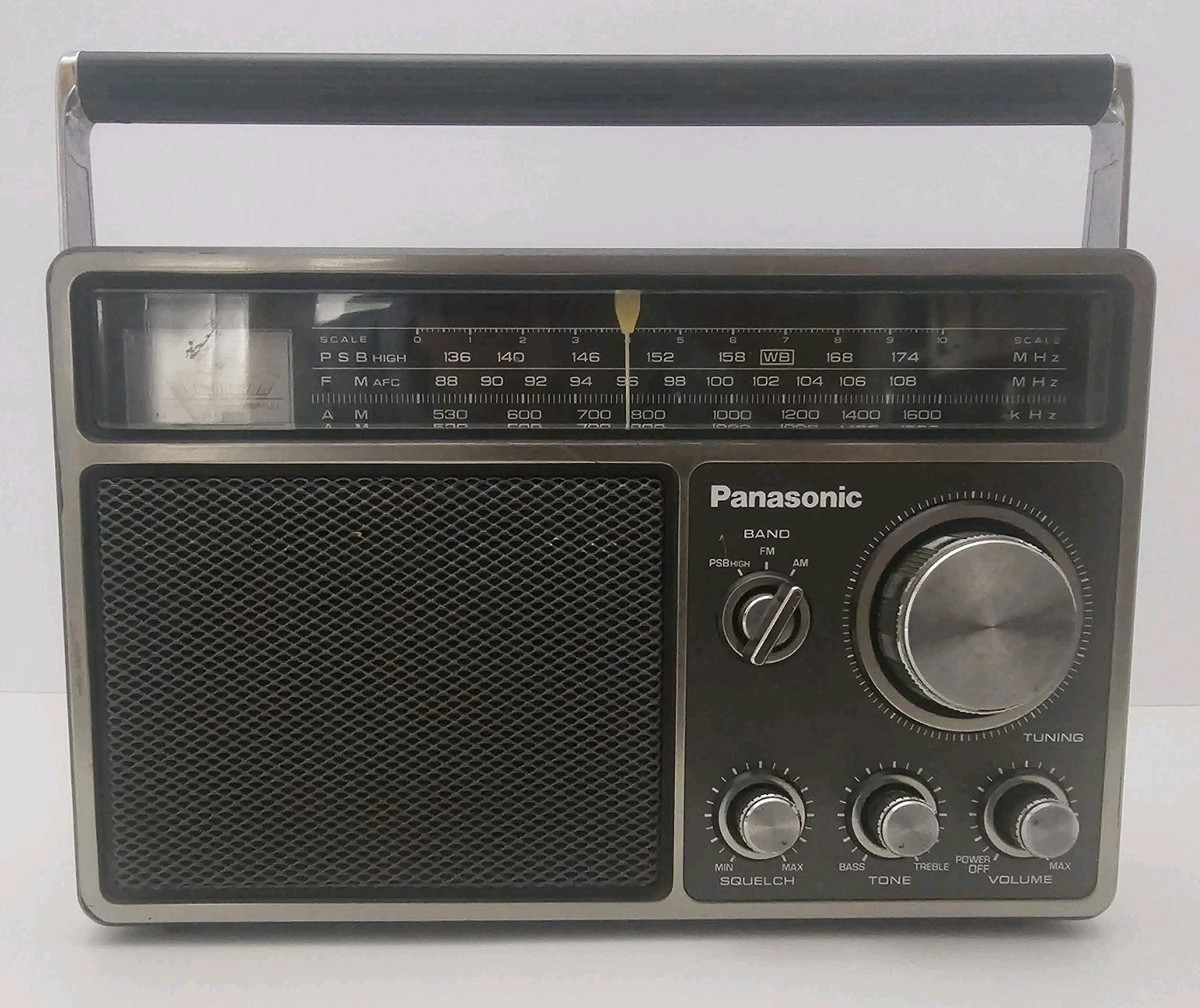 Vintage Panasonic RF-1090 AM FM Portable Radio Made in Japan Works