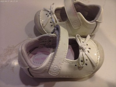 todder girl's white patent leather Stride Rite ''Jane'' mary jane shoes size 3M