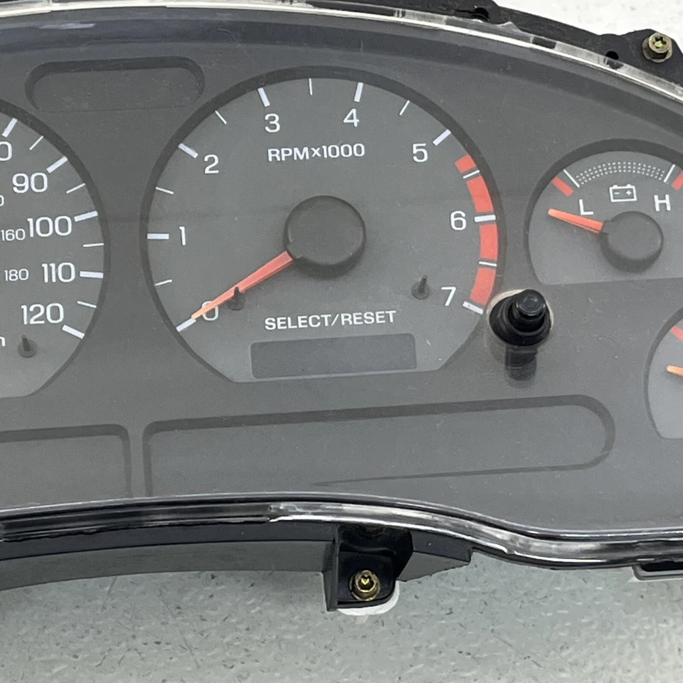 Conjunto de cuadro de instrumentos velocímetro Ford Mustang V6 1999-2004 OEM 120 venta Foto 4 de 4