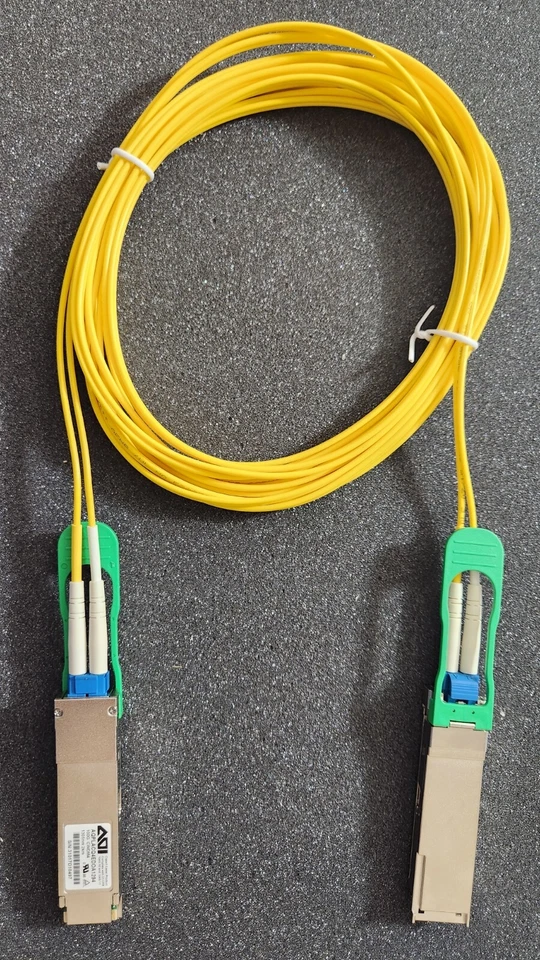 Cable de montaje óptico activo 100G QSFP28 3M 10 pies 100 GbE ARISTA JUNIPER EXTREME Foto 2 de 2