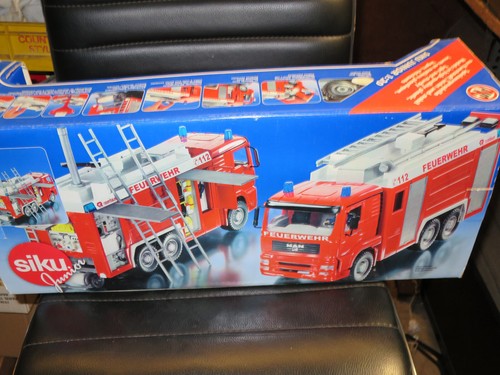SIKU JUNIOR 1:20 MAN AUXILIARY FIRE ENGINE TENDER TRUCK RED MADE GERMANY #6626 - Bild 7 von 7