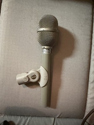 Electro-Voice RE16 Dynamic Cardioid Wired  Microphone Silver with mount 70 s