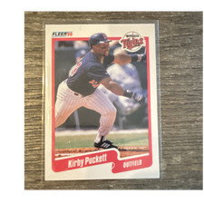 Fleer 1990 Series Base Set #383 Kirby Puckett Minnesota Twins Baseball Card