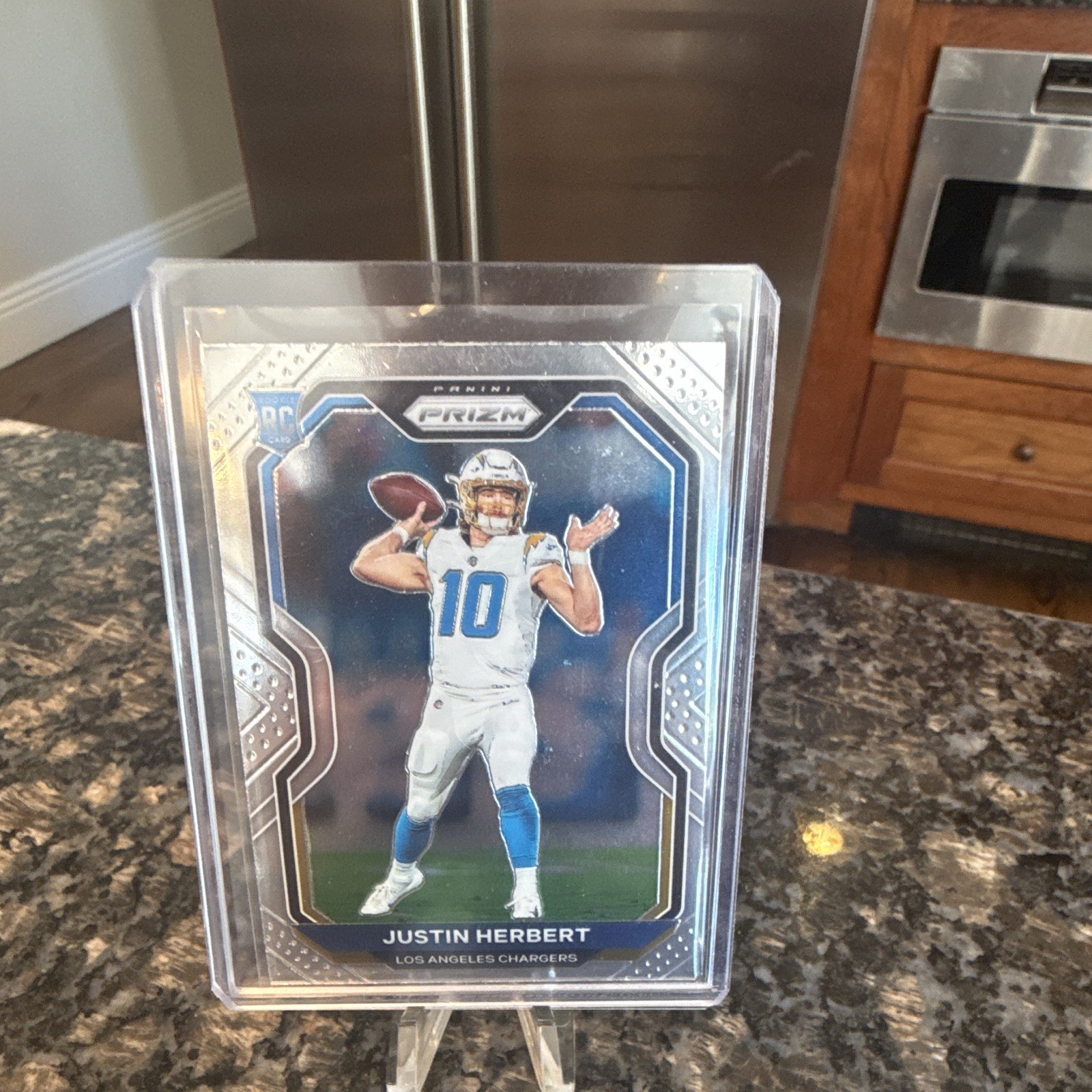 2020 Panini Prizm Justin Herbert #325 Base Rookie RC Los Angeles Chargers
