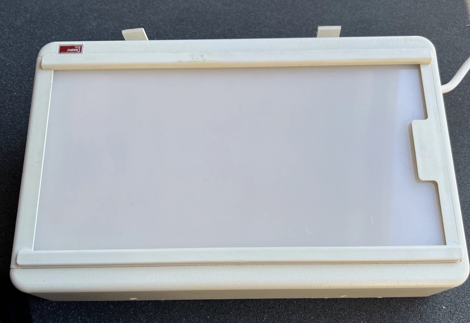 Dentsply Dental X-ray Film Viewer Universal Lighted View Box 670400 (Turns on)