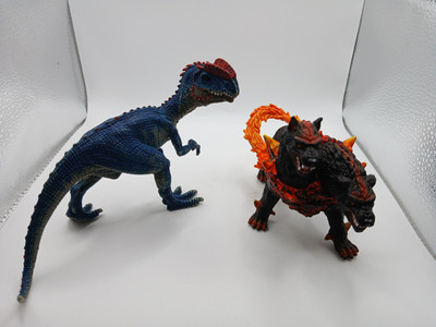 Schleich Eldrador Creatures Lava Hellhound And Dilophosaurus Dinosaur
