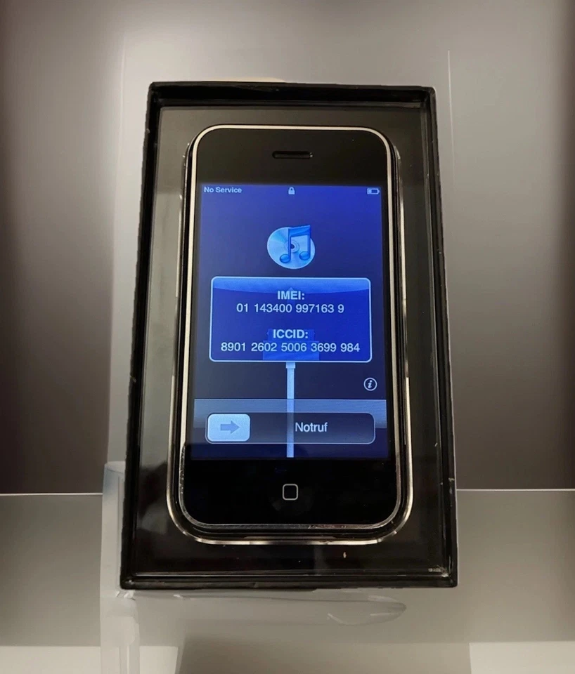 iPHONE 1ST GENERATION A1203 16GB,NEVER BEEN ACTIVATED,NEW ACCESSORS,MATCHING BOX - Image 3 of 4