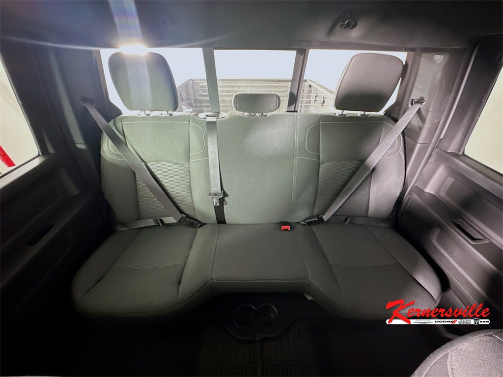 2026 Ram 2500 Black Express 12in thumbnail 10