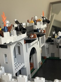 LEGO Castle: King's Castle Siege (7094).  COMPLETE in box With Manual 