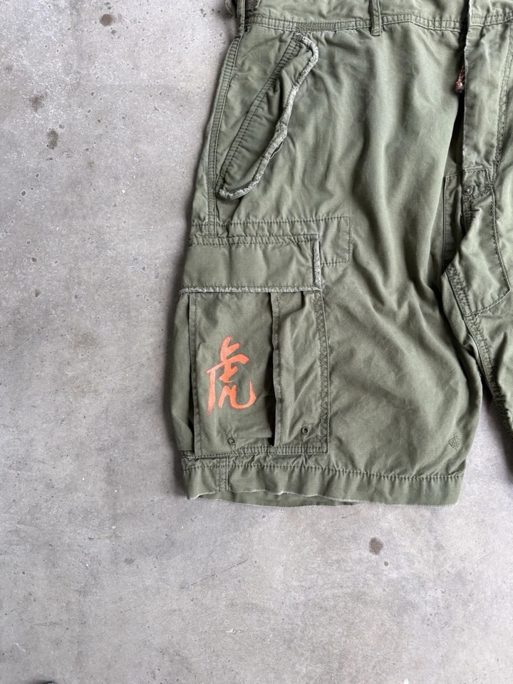 Ralph Lauren Polo Tiger Asian Sportsman Aztec Patchwork Camo Cargo  Shorts sz 36 - Image 3 of 4