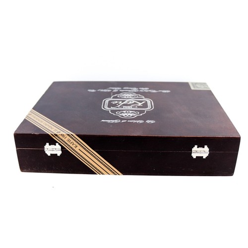 Caja de cigarros de madera vacía Kafie Grande San Andrés 10" x 7,5" x 2" - Imagen 7 de 12
