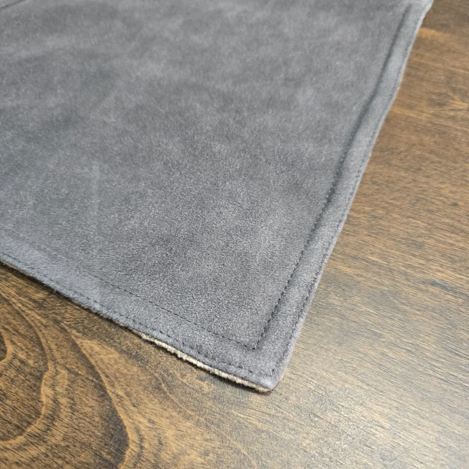 FUNDA DE ALMOHADA DE GAMUZA CON PIEZAS DE GRANERO DE CERÁMICA 20" X 20" ~ GRIS CARBÓN Foto 4 de 4