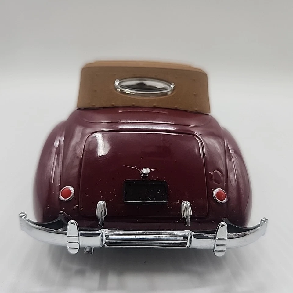 1937 CORD 812 PHAETON COUPE BURGUNDY FRANKLIN MINT 1:24 [79] - Image 3 of 4