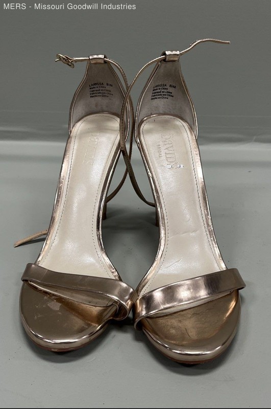 David's Bridal Larissa Rose Gold Metallic Ankle Strap Stiletto Heels Size 8.5