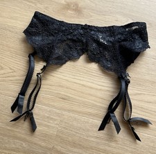 Victoria  s Secret Black Floral Lace Garter Belt Size Medium NEW