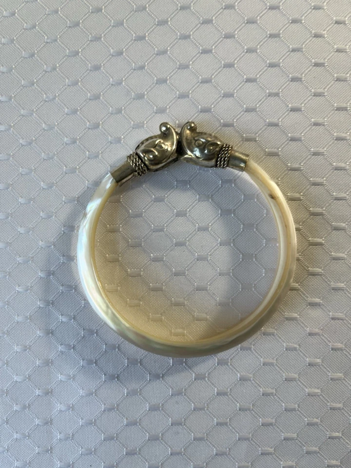 Brazalete Brazalete Madreperla Concha con Tapa Plateada Elefante Pez Dragón Foto 2 de 3