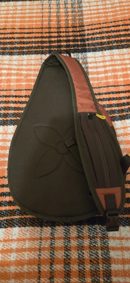 Sherpani Esprit Women's Sling - Image 2 of 3